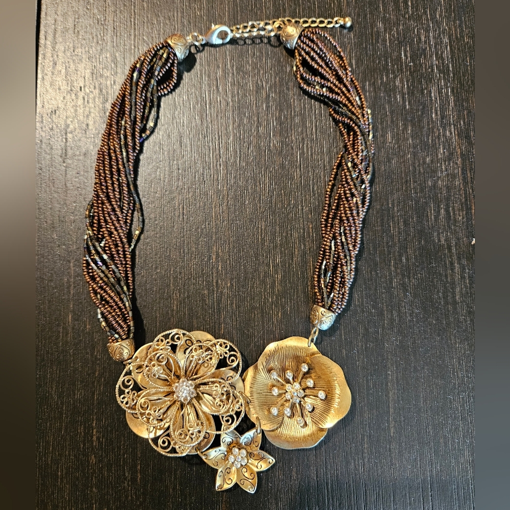 Beaded floral necklace